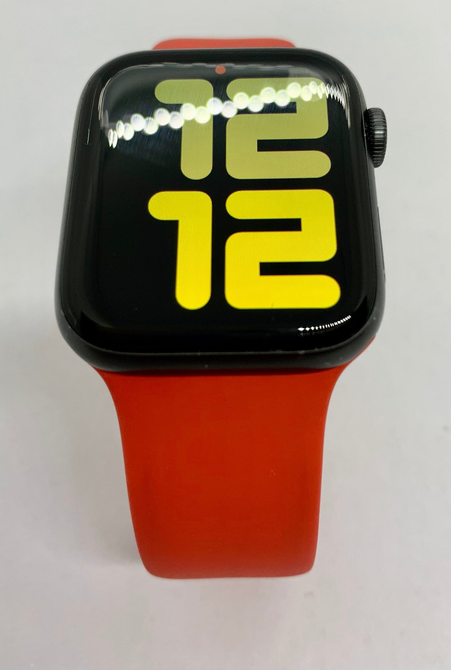 Apple Watch 5, 44MM, (GPS + CELL), usado