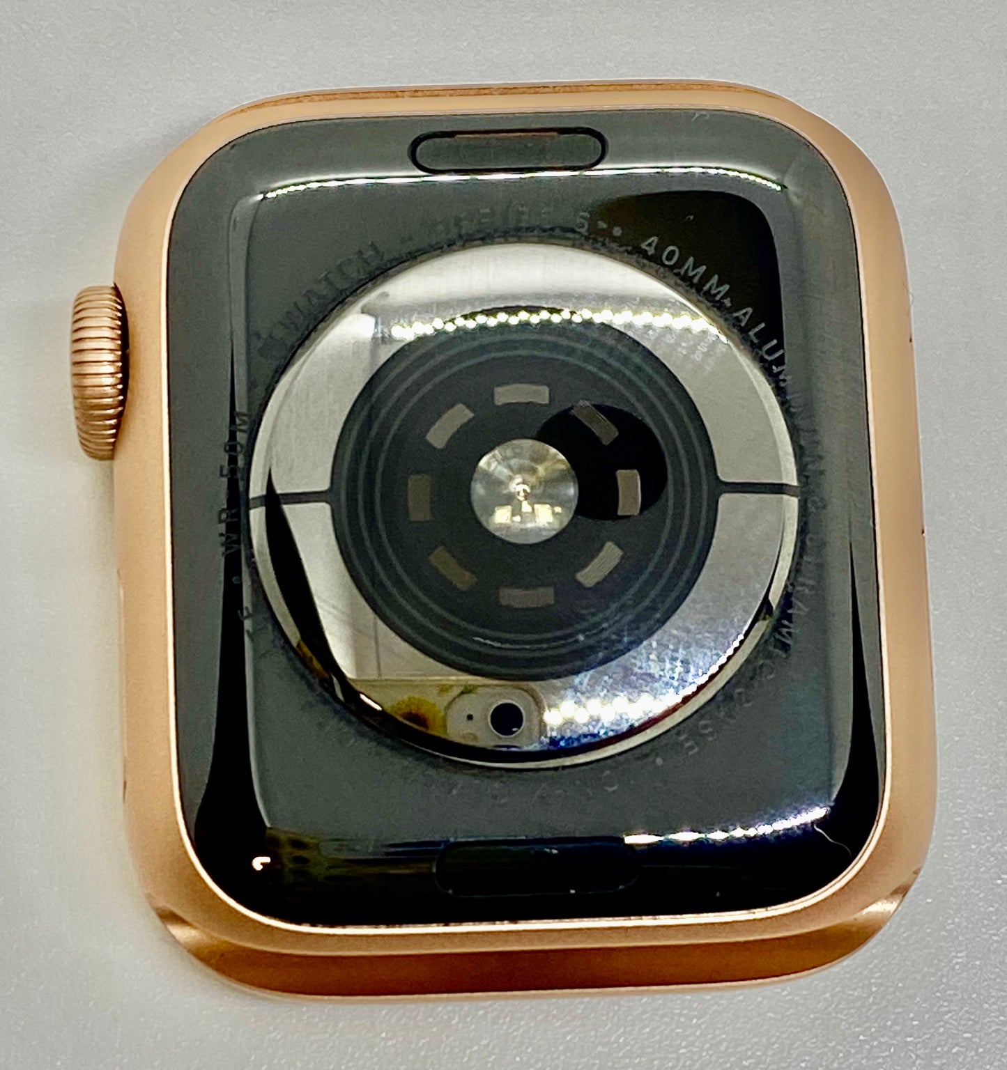 Apple Watch Series 5 40MM Aluminium & Ceramic Case ION-X Glass GPS LTE WR-50M, usado