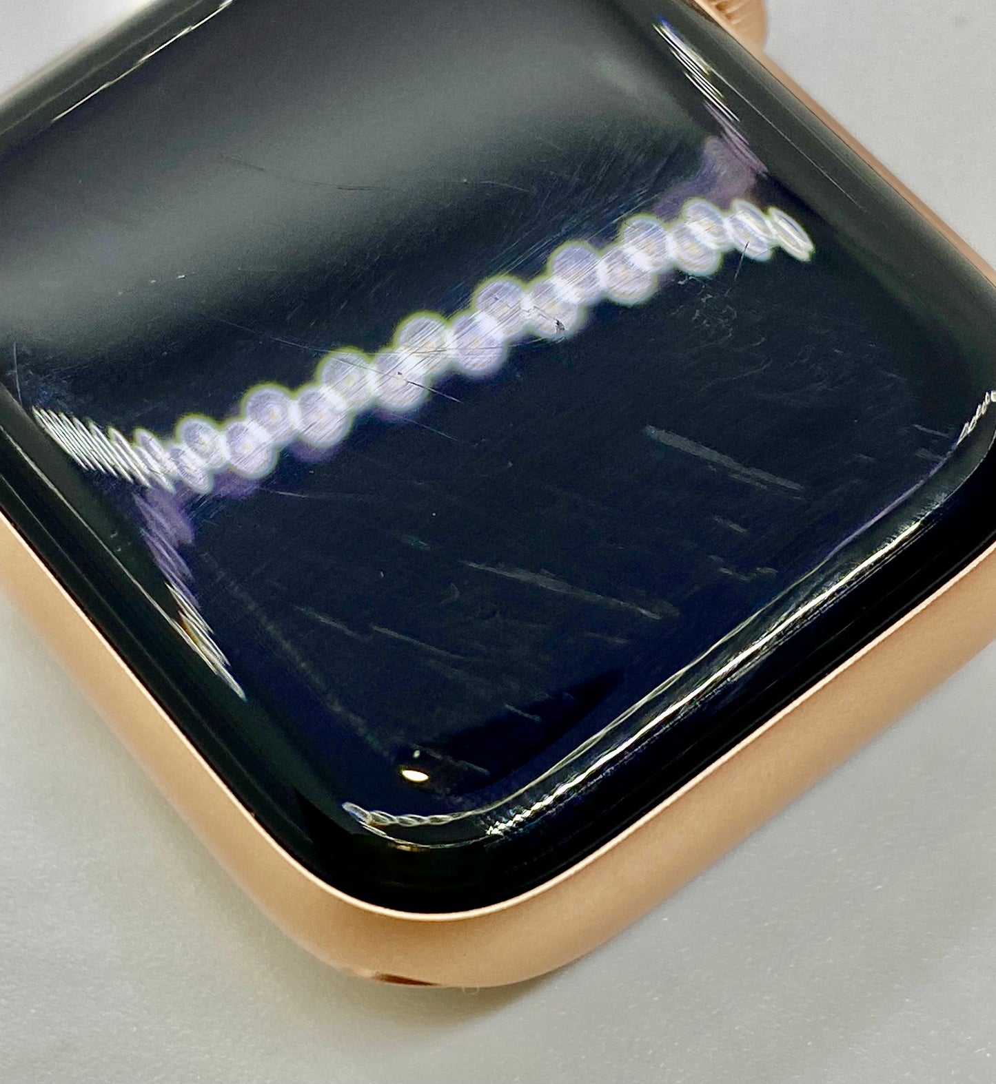 Apple Watch Series 5 40MM Aluminium & Ceramic Case ION-X Glass GPS LTE WR-50M, usado