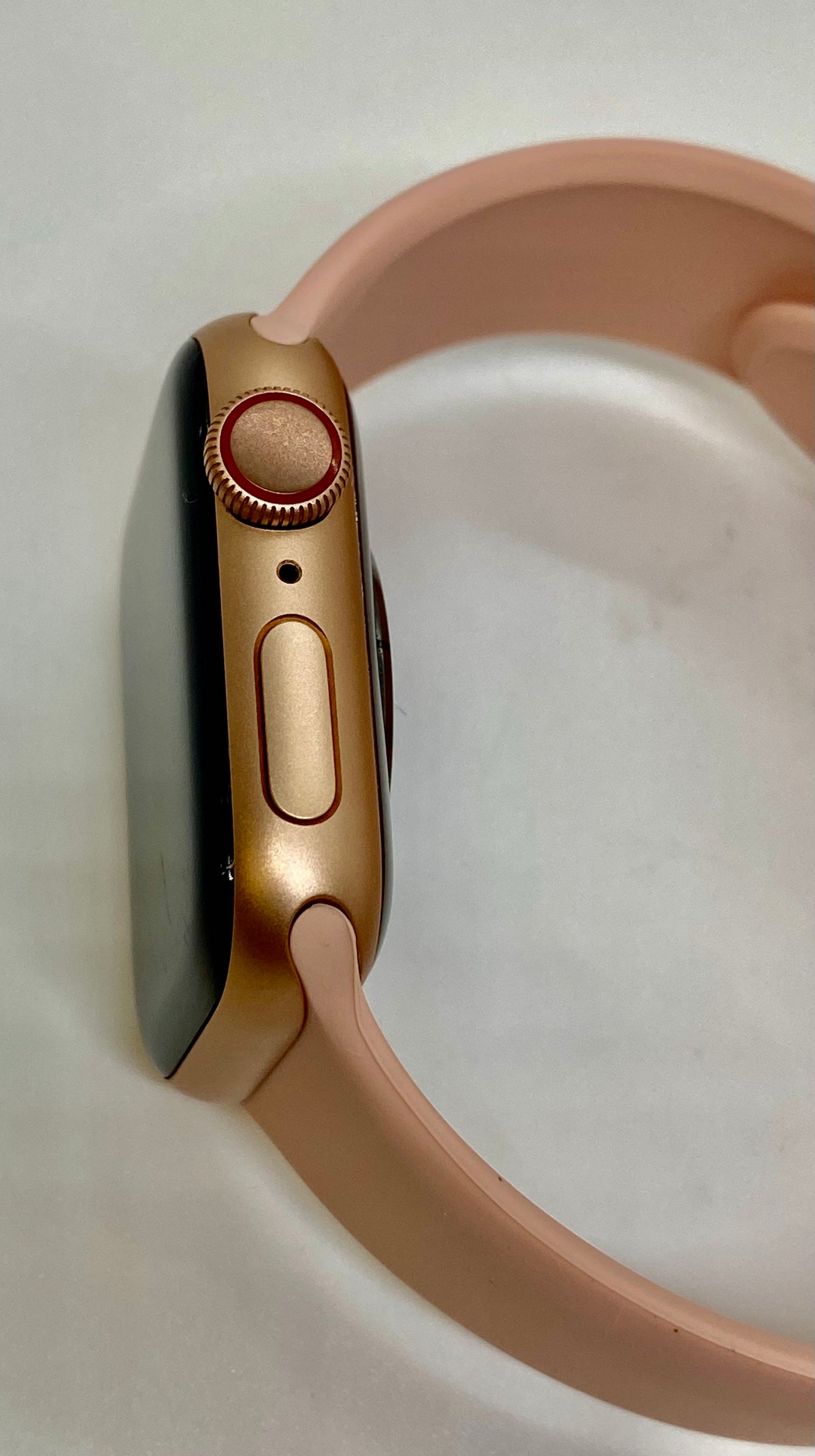 Apple Watch Series 5 40MM Aluminium & Ceramic Case ION-X Glass GPS LTE WR-50M, usado