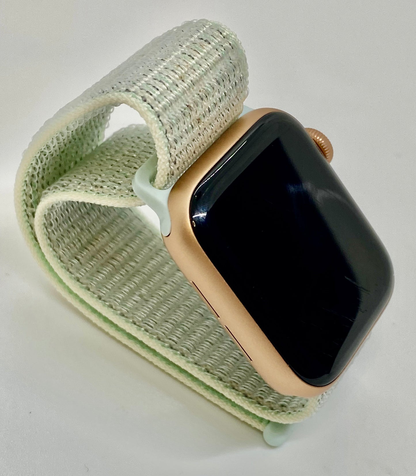 Apple Watch Series 5 40MM Aluminium & Ceramic Case ION-X Glass GPS LTE WR-50M, usado