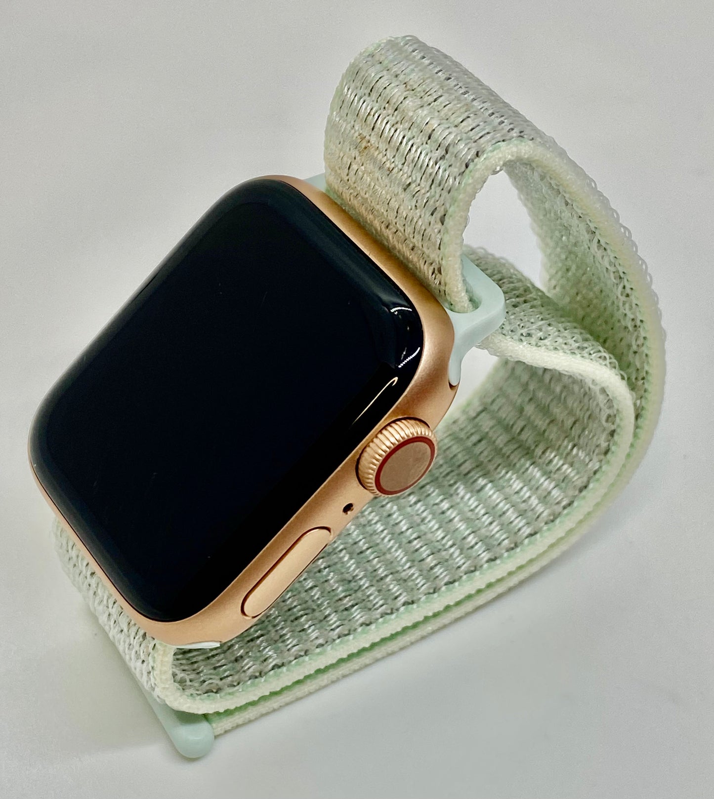 Apple Watch Series 5 40MM Aluminium & Ceramic Case ION-X Glass GPS LTE WR-50M, usado