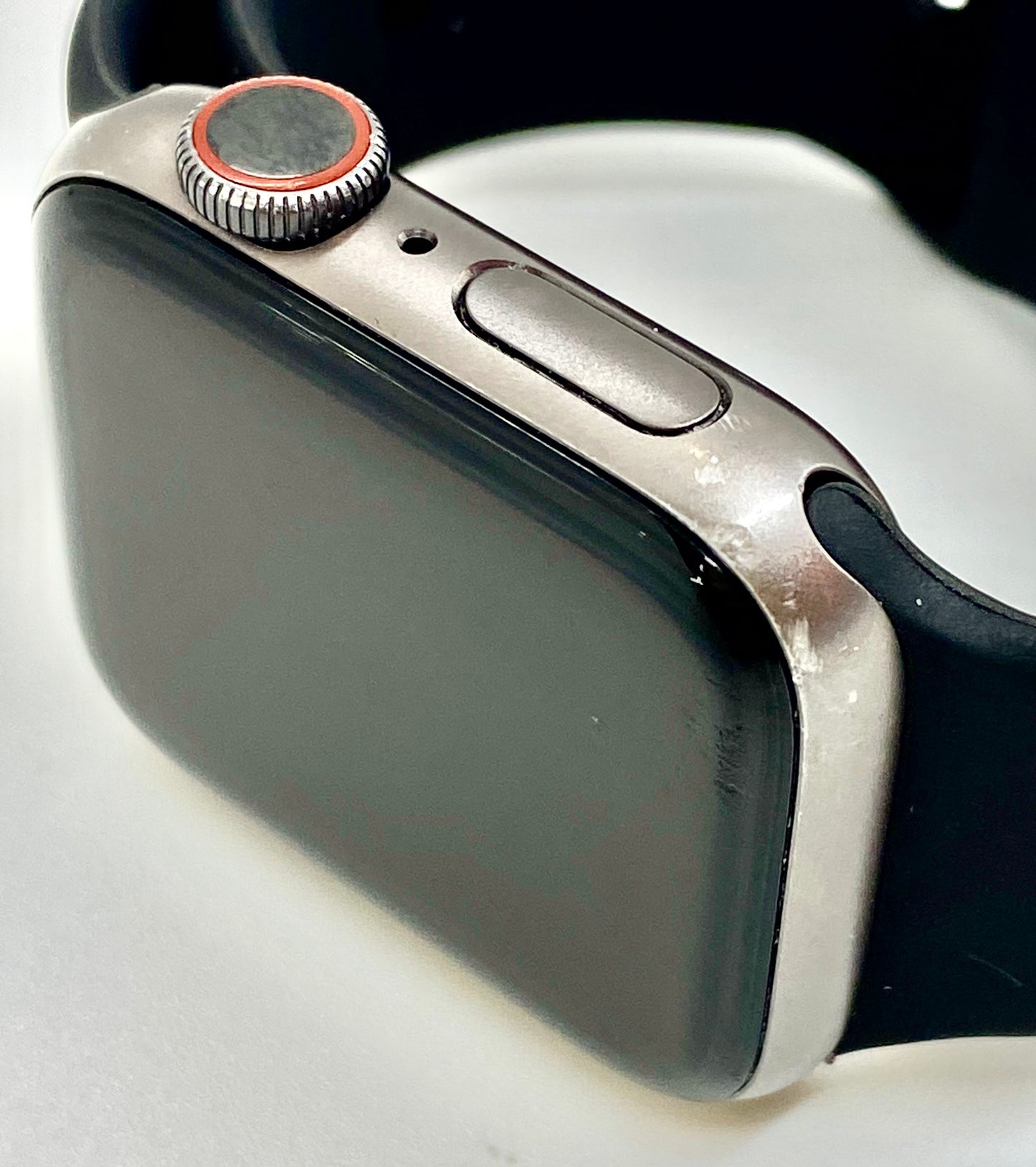 Apple Watch Series 5 40MM Aluminium & Ceramic Case ION-X Glass GPS LTE WR-50M