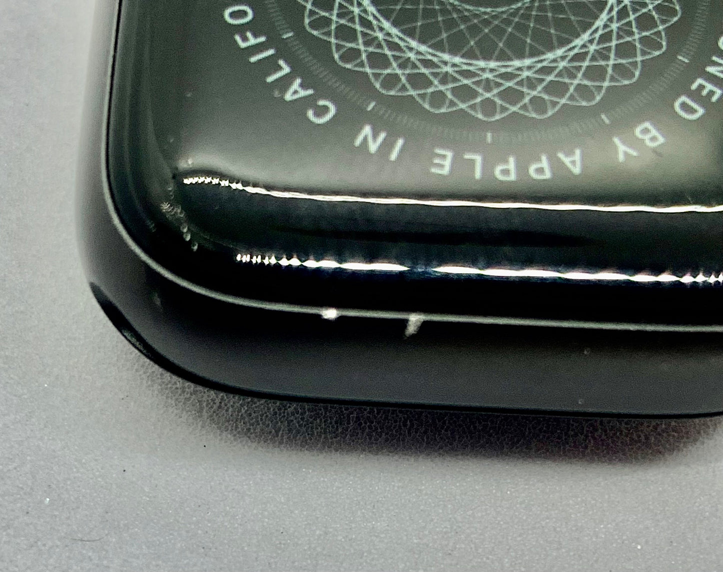 Watch Series 5, 40MM, Aluminium & Ceramic, Case, ION-X Glass, GPS,  WR-50M (BLOQUEADO)