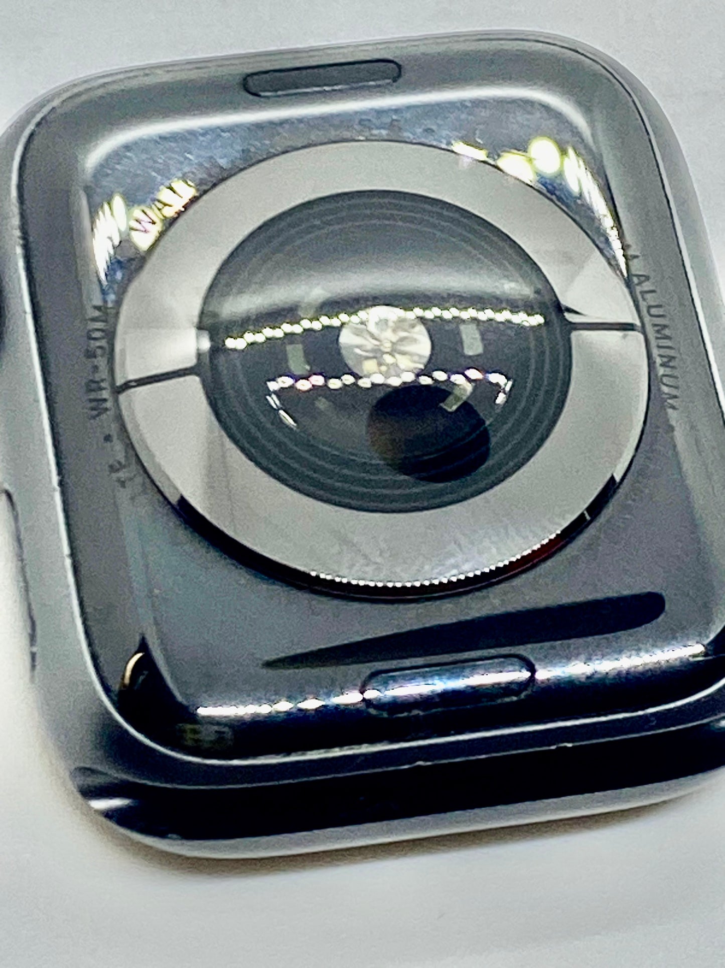 Apple Watch Series 5 NIKE 44MM Aluminium & Ceramic Case ION-X Glass GPS LTE WR-50M