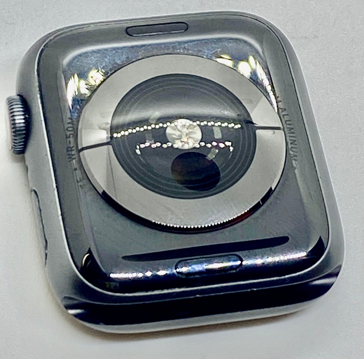 Apple Watch Series 5 NIKE 44MM Aluminium & Ceramic Case ION-X Glass GPS LTE WR-50M