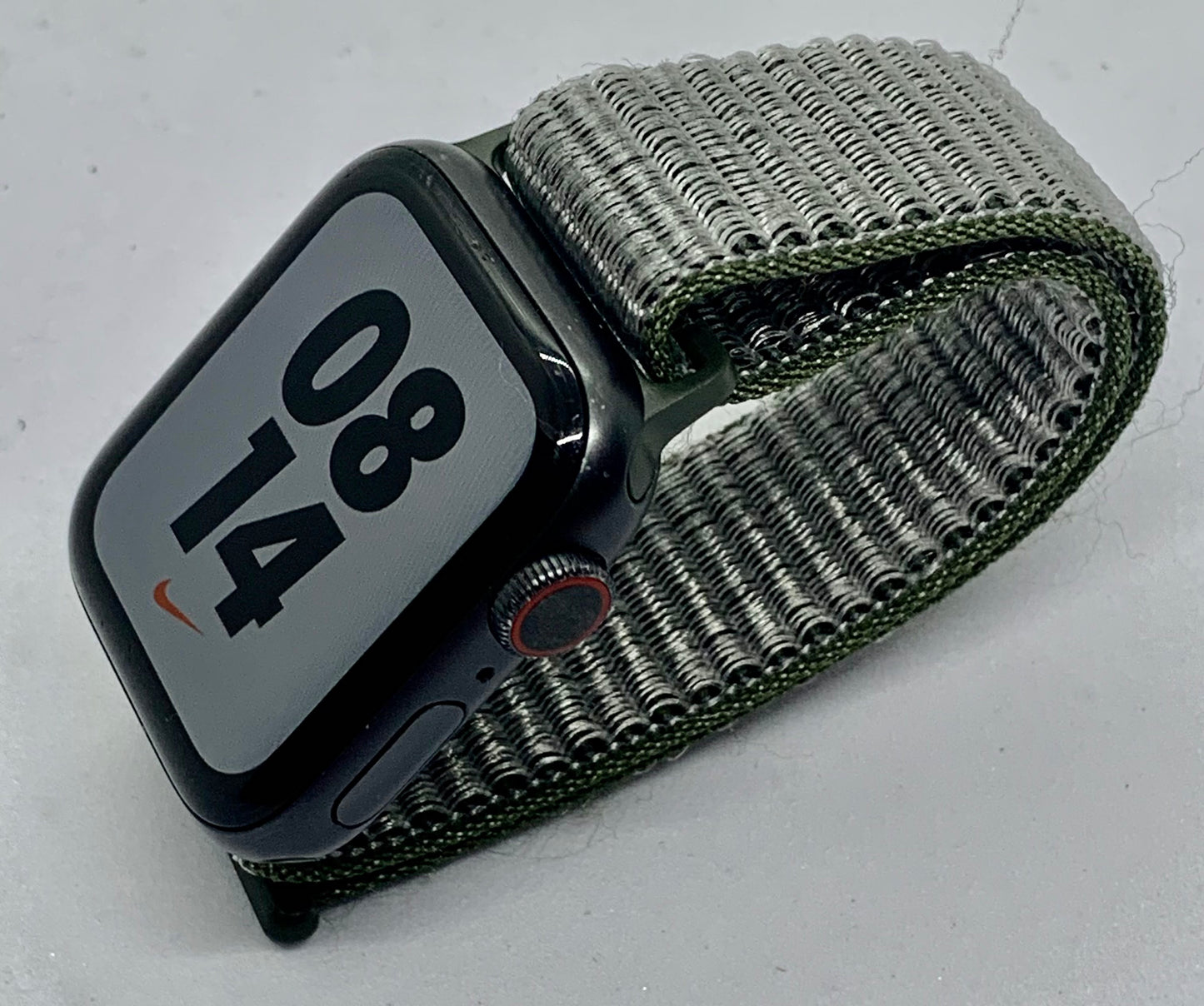 Apple Watch Series 5 40MM (GPS + LTE)