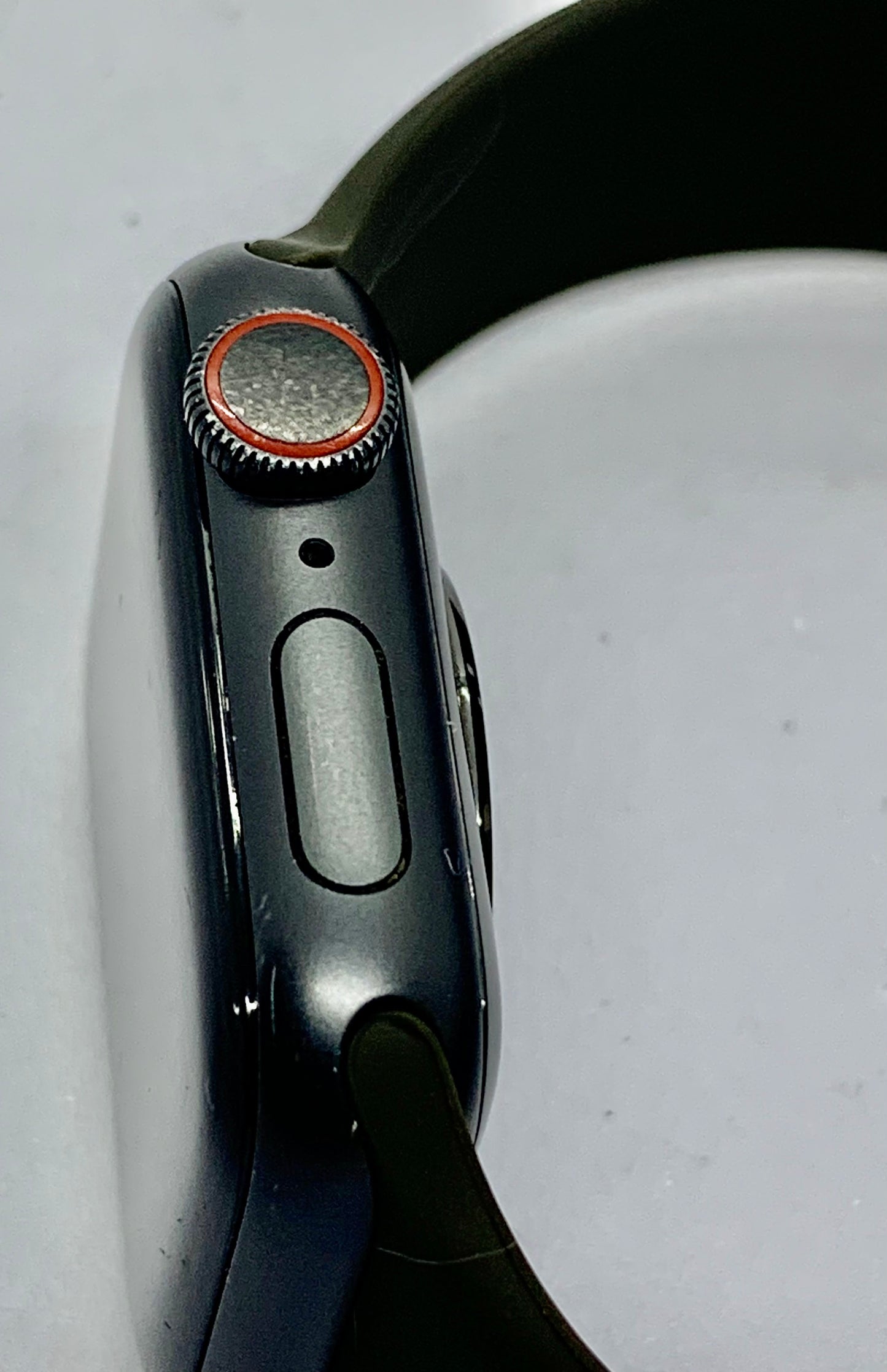Apple Watch Series 5 40MM (GPS + LTE)