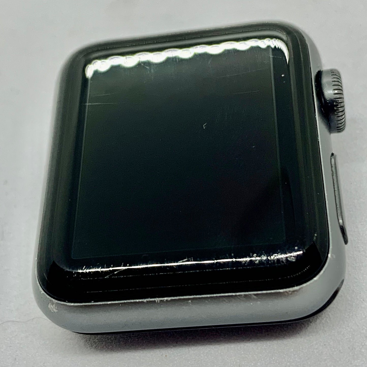 Apple Watch Series 3 38 MM (GPS)  Aluminium Case Ion X Glass Composite Back GPS WR 50M
