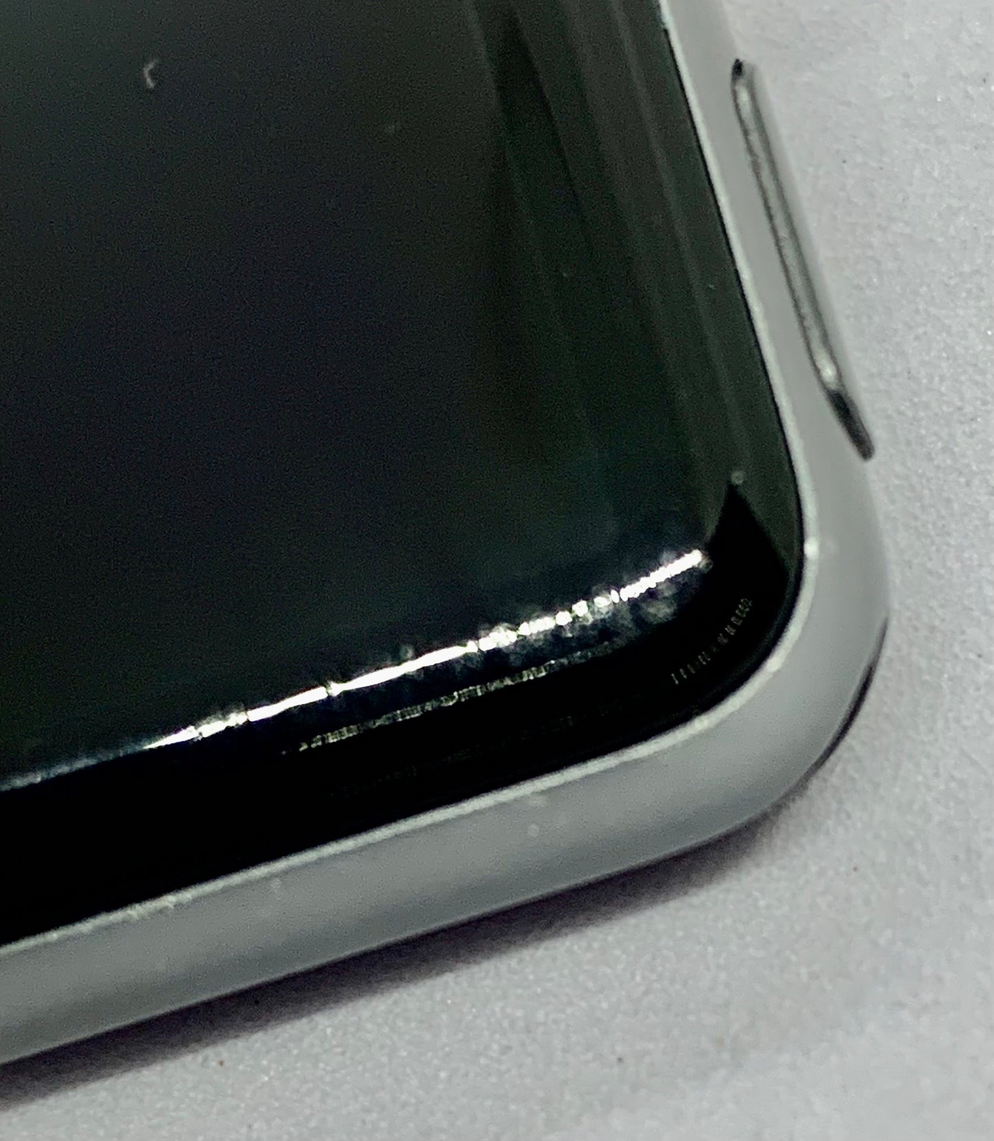 Apple Watch Series 3 38 MM (GPS)  Aluminium Case Ion X Glass Composite Back GPS WR 50M