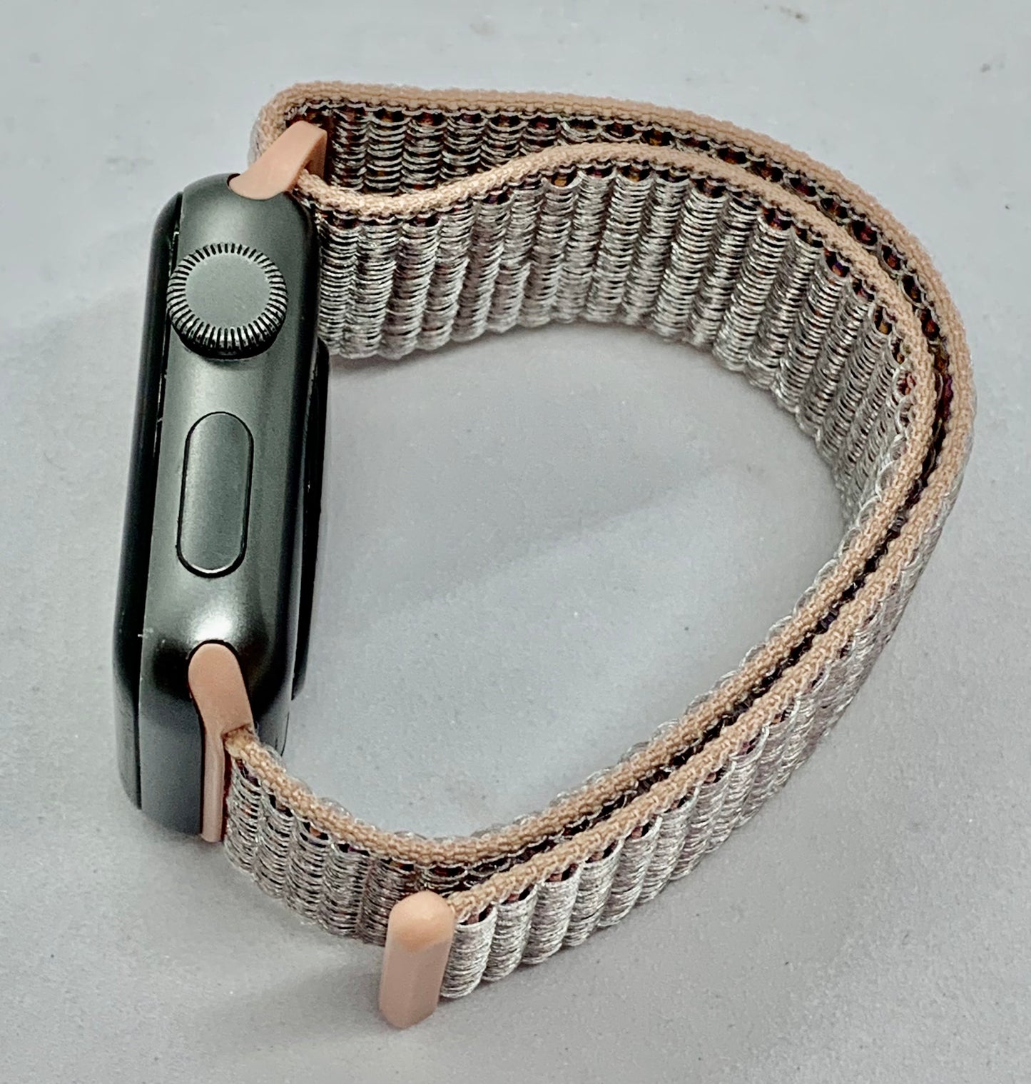 Apple Watch Series 3 38 MM (GPS)  Aluminium Case Ion X Glass Composite Back GPS WR 50M